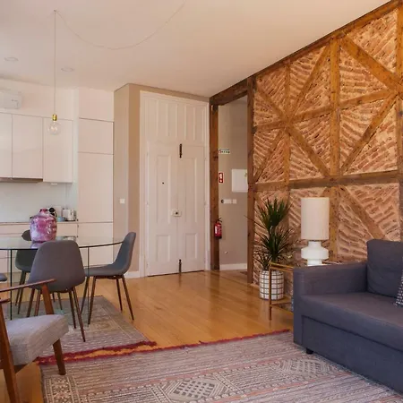 Alfama Baixa Spacious And Bright Blends The Historic And The Contemporary 2 Bedrs & 2 Bathrs Ac 18th Century Building Lisboa