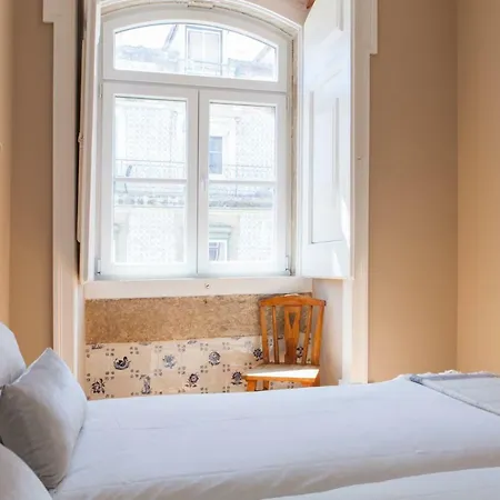 Alfama Baixa Spacious And Bright Blends The Historic And The Contemporary 2 Bedrs & 2 Bathrs Ac 18th Century Building Apartmán *