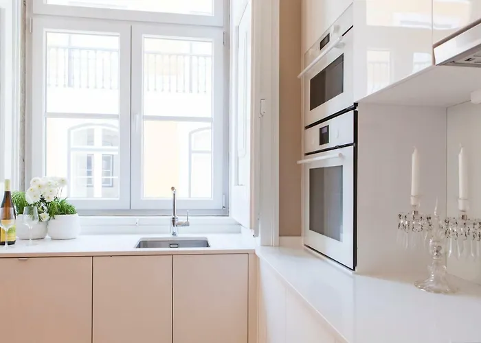 Alfama Baixa Spacious And Bright Blends The Historic And The Contemporary 2 Bedrs & 2 Bathrs Ac 18th Century Building شقة Lisboa