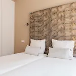 Alfama Baixa Spacious And Bright Blends The Historic And The Contemporary 2 Bedrs & 2 Bathrs Ac 18th Century Building Lägenhet *