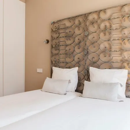 Alfama Baixa Spacious And Bright Blends The Historic And The Contemporary 2 Bedrs & 2 Bathrs Ac 18th Century Building Apartman *