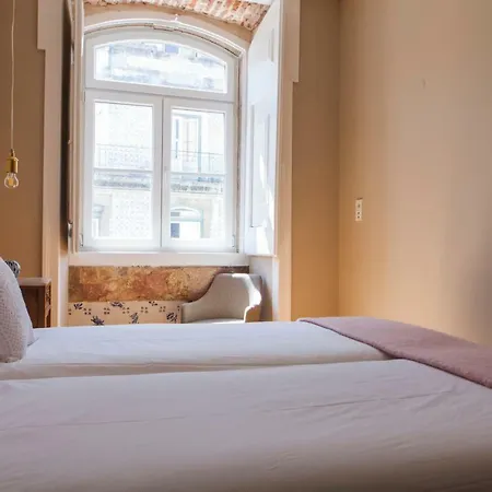 Alfama Baixa Spacious And Bright Blends The Historic And The Contemporary 2 Bedrs & 2 Bathrs Ac 18th Century Building Lisboa