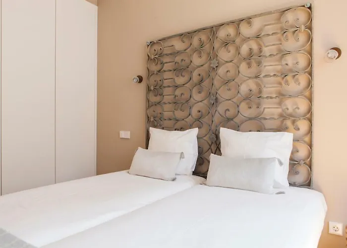 Alfama Baixa Spacious And Bright Blends The Historic And The Contemporary 2 Bedrs & 2 Bathrs Ac 18th Century Building 公寓 *
